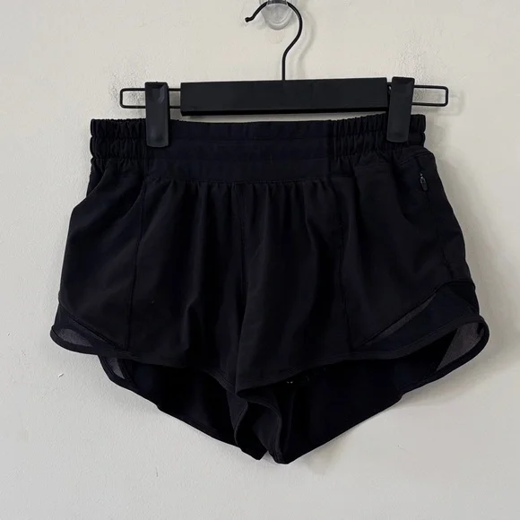 Lululemon Hotty Hot Short II *2.5" Black Size 4 - Picture 3 of 9